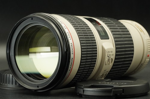 Canon 200 4 l is - f/4,